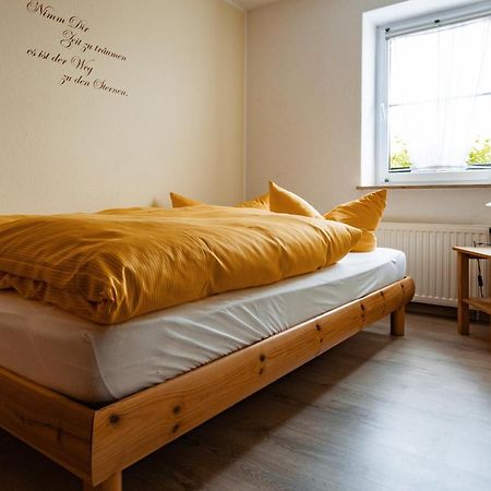 Weingut Schuh - Pension Zur Bosel คอสวิช ภายนอก รูปภาพ