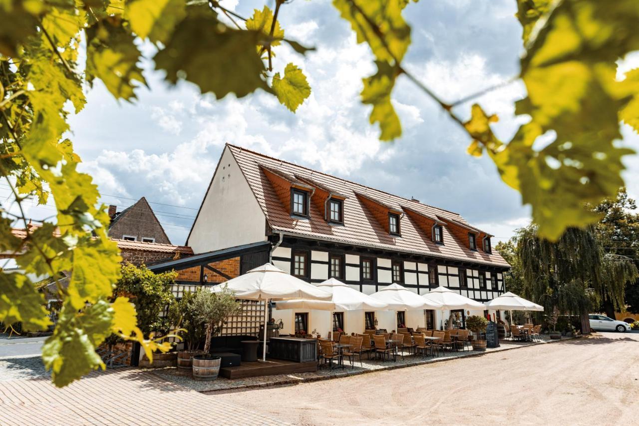 Weingut Schuh - Pension Zur Bosel คอสวิช ภายนอก รูปภาพ