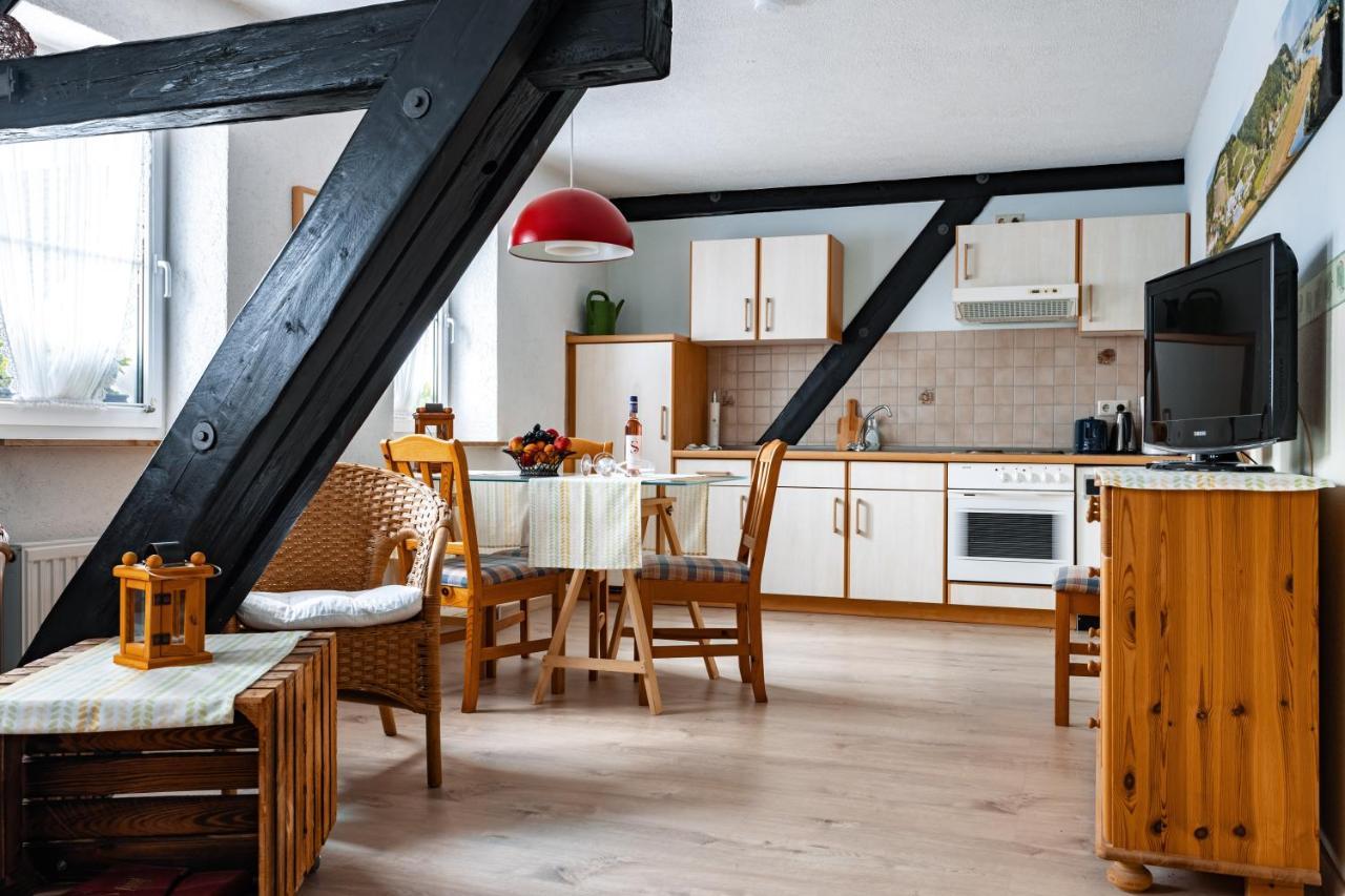 Weingut Schuh - Pension Zur Bosel คอสวิช ภายนอก รูปภาพ
