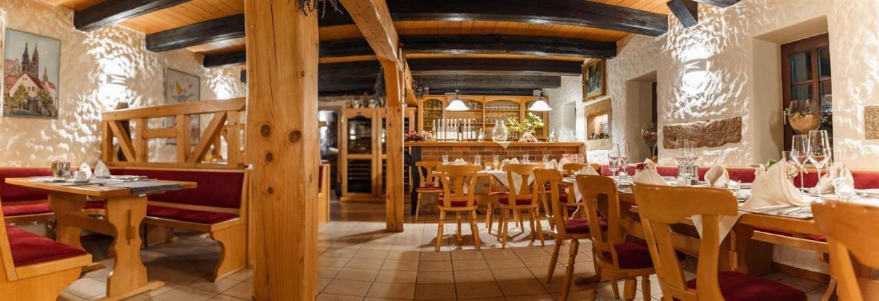 Weingut Schuh - Pension Zur Bosel คอสวิช ภายนอก รูปภาพ